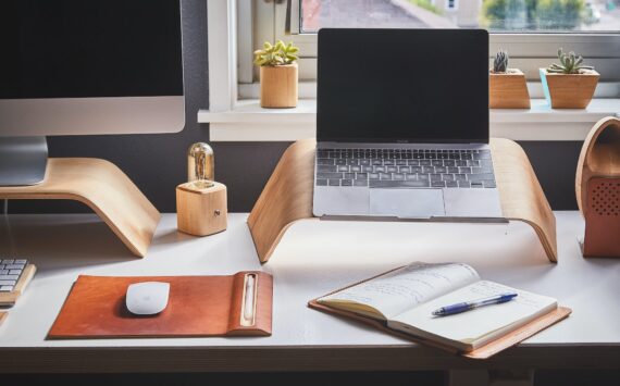 How To Work From Home: Guide To Preserve Your Work-Life Balance in 4 Steps